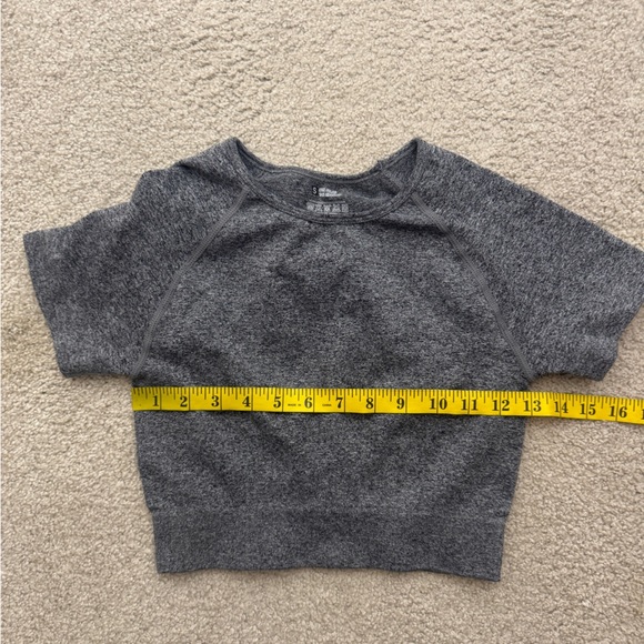 Crop Top Gray Workout  Top - Picture 4 of 5